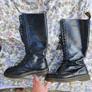 Dr Marten Made In England 20 eye vintage boots